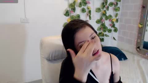 Tania  online show from 10/18/25, 04:08