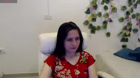 Tania  online show from 10/29/25, 03:47