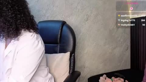 Snapshot of tanisha__lux chatting on 04/12/26, 11:32 Tanisha online show from 04/12/26, 11:32