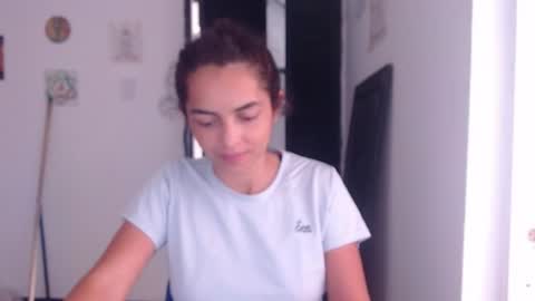 Snapshot of tantricroots chatting on 07/09/26, 05:28 Angeline Follow online show from 07/09/26, 05:28
