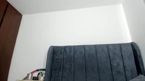 tara__ online show from 06/25/26, 12:31