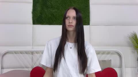 taraharriss online show from 10/19/25, 08:26