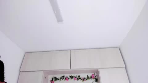  T A R A  online show from 09/14/25, 04:11