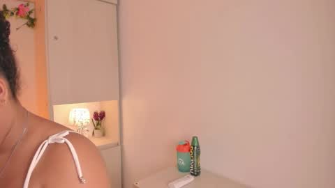  T A R A  online show from 10/12/25, 04:11