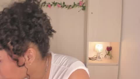  T A R A  online show from 10/25/25, 04:31