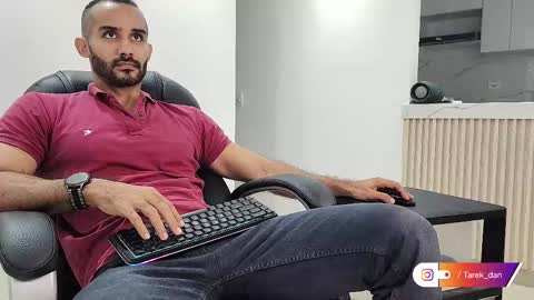 Snapshot of tarek_dan chatting on 02/25/25, 11:08 Tarek online show from 02/25/25, 11:08