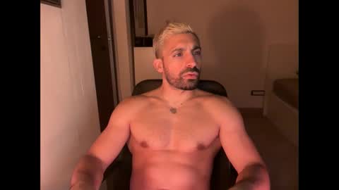 tarquit8 online show from 09/15/25, 08:53