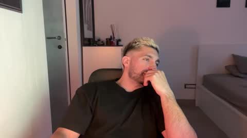 tarquit8 online show from 10/05/25, 04:38