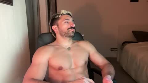 tarquit8 online show from 11/23/25, 01:38