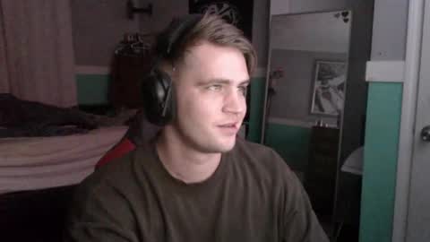 Snapshot of tarus333 chatting on 10/07/25, 06:43 tarus333 online show from 10/07/25, 06:43