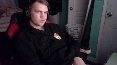 Snapshot of tarus333 chatting on 10/22/25, 05:52 tarus333 online show from 10/22/25, 05:52