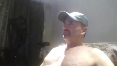 Snapshot of tarzeny77 chatting on 11/27/25, 01:40 tarzeny77 online show from 11/27/25, 01:40
