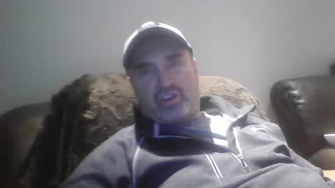 Snapshot of tarzeny77 chatting on 12/19/25, 07:54 tarzeny77 online show from 12/19/25, 07:54
