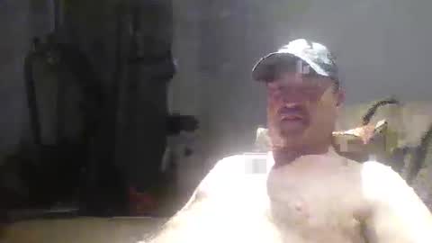 Snapshot of tarzeny77 chatting on 04/27/26, 03:15 tarzeny77 online show from 04/27/26, 03:15