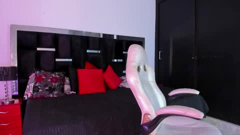 tashasant online show from 10/29/25, 08:43