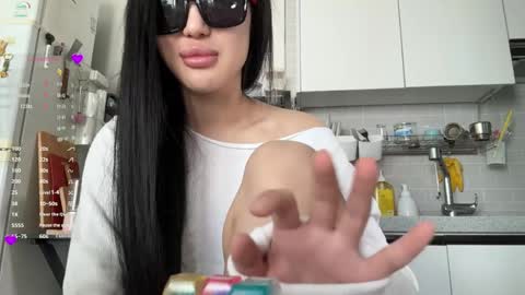 Snapshot of tashinadoncaster chatting on 06/05/26, 01:23 Viola online show from 06/05/26, 01:23
