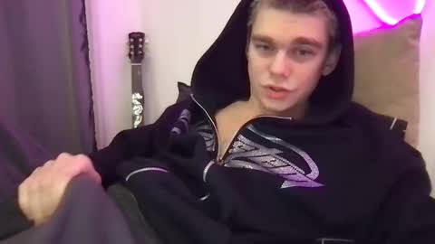 Snapshot of tasteithorny chatting on 02/06/25, 09:32 tasteithorny online show from 02/06/25, 09:32