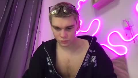 Snapshot of tasteithorny chatting on 02/13/25, 04:54 tasteithorny online show from 02/13/25, 04:54