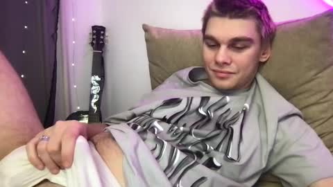 Snapshot of tasteithorny chatting on 02/19/25, 06:54 tasteithorny online show from 02/19/25, 06:54