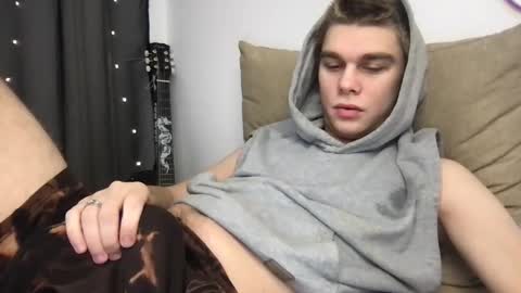 Snapshot of tasteithorny chatting on 02/24/25, 06:27 tasteithorny online show from 02/24/25, 06:27