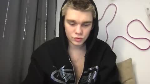 Snapshot of tasteithorny chatting on 02/26/25, 03:41 tasteithorny online show from 02/26/25, 03:41