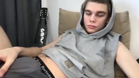 Snapshot of tasteithorny chatting on 02/27/25, 08:28 tasteithorny online show from 02/27/25, 08:28