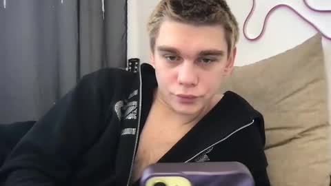 Snapshot of tasteithorny chatting on 02/27/25, 11:41 tasteithorny online show from 02/27/25, 11:41