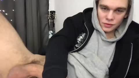 Snapshot of tasteithorny chatting on 02/28/25, 05:04 tasteithorny online show from 02/28/25, 05:04