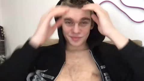 Snapshot of tasteithorny chatting on 03/03/25, 12:05 tasteithorny online show from 03/03/25, 12:05