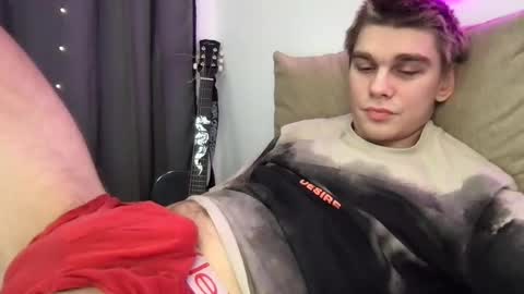 Snapshot of tasteithorny chatting on 03/06/25, 01:03 tasteithorny online show from 03/06/25, 01:03