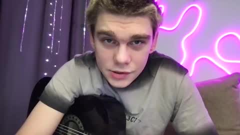 Snapshot of tasteithorny chatting on 03/08/25, 06:05 tasteithorny online show from 03/08/25, 06:05