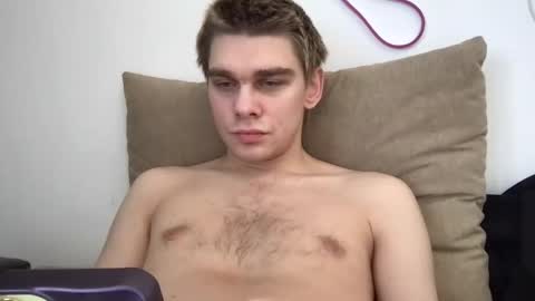 Snapshot of tasteithorny chatting on 03/12/25, 12:04 tasteithorny online show from 03/12/25, 12:04