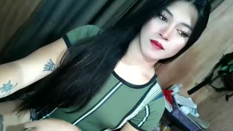 Snapshot of tasteofinnocent69 chatting on 10/27/25, 02:32 online show from 10/27/25, 02:32