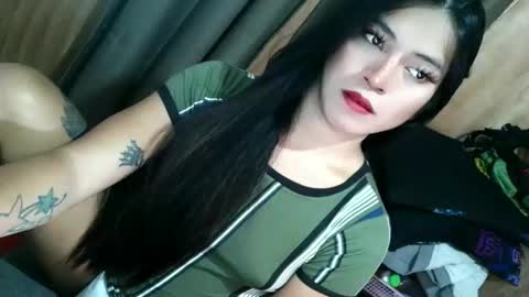 Snapshot of tasteofinnocent69 chatting on 10/28/25, 07:34 online show from 10/28/25, 07:34