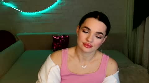 tasty_babyy online show from 12/17/25, 02:01