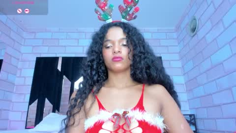 Snapshot of tasty_desires chatting on 12/21/24, 01:58 TATIS online show from 12/21/24, 01:58