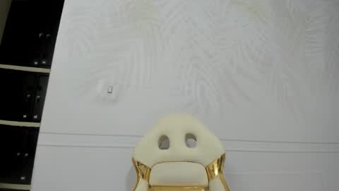 Snapshot of tasty_desires chatting on 01/12/25, 05:13 TATIS online show from 01/12/25, 05:13