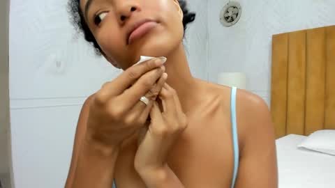 Snapshot of tasty_desires chatting on 01/12/25, 11:17 TATIS online show from 01/12/25, 11:17