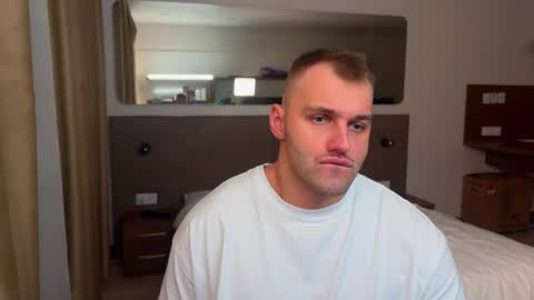 Snapshot of tasty_justin chatting on 11/16/25, 06:35 My shows 2100500 UTC3 online show from 11/16/25, 06:35