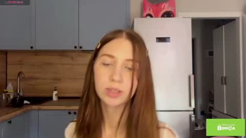 Snapshot of tastyvinni chatting on 06/15/26, 02:19 Veni online show from 06/15/26, 02:19