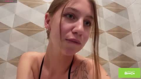 Snapshot of tastyvinni chatting on 07/04/26, 03:40 Veni online show from 07/04/26, 03:40