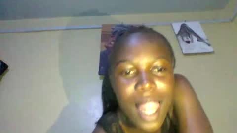 Snapshot of tat493864 chatting on 10/22/25, 10:37 tat493864 online show from 10/22/25, 10:37