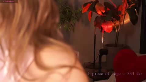 Snapshot of tatacoy chatting on 09/25/25, 11:03 TataCoy online show from 09/25/25, 11:03