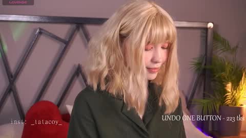 Snapshot of tatacoy chatting on 10/11/25, 01:53 TataCoy online show from 10/11/25, 01:53