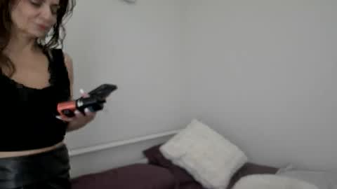 Snapshot of tatiana_4u chatting on 02/26/26, 02:32 Apple Jucy online show from 02/26/26, 02:32