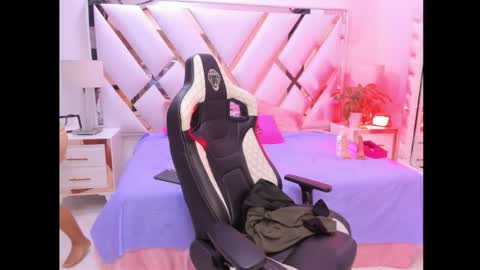 Snapshot of tatiana__ayala chatting on 02/27/26, 03:06 Taty online show from 02/27/26, 03:06