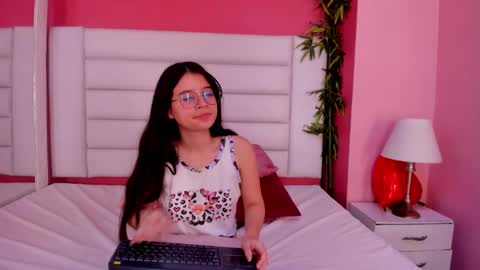 Snapshot of tatiana_arboleda chatting on 03/21/26, 08:19 tatiana_arboleda online show from 03/21/26, 08:19