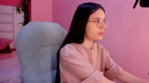 Snapshot of tatiana_arboleda chatting on 03/23/26, 02:04 tatiana_arboleda online show from 03/23/26, 02:04