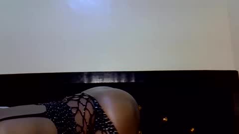 Snapshot of tatiana_melody chatting on 12/18/25, 10:05 tatiana_melody online show from 12/18/25, 10:05