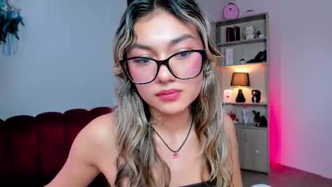 tatiana_mendoza online show from 10/22/25, 03:56